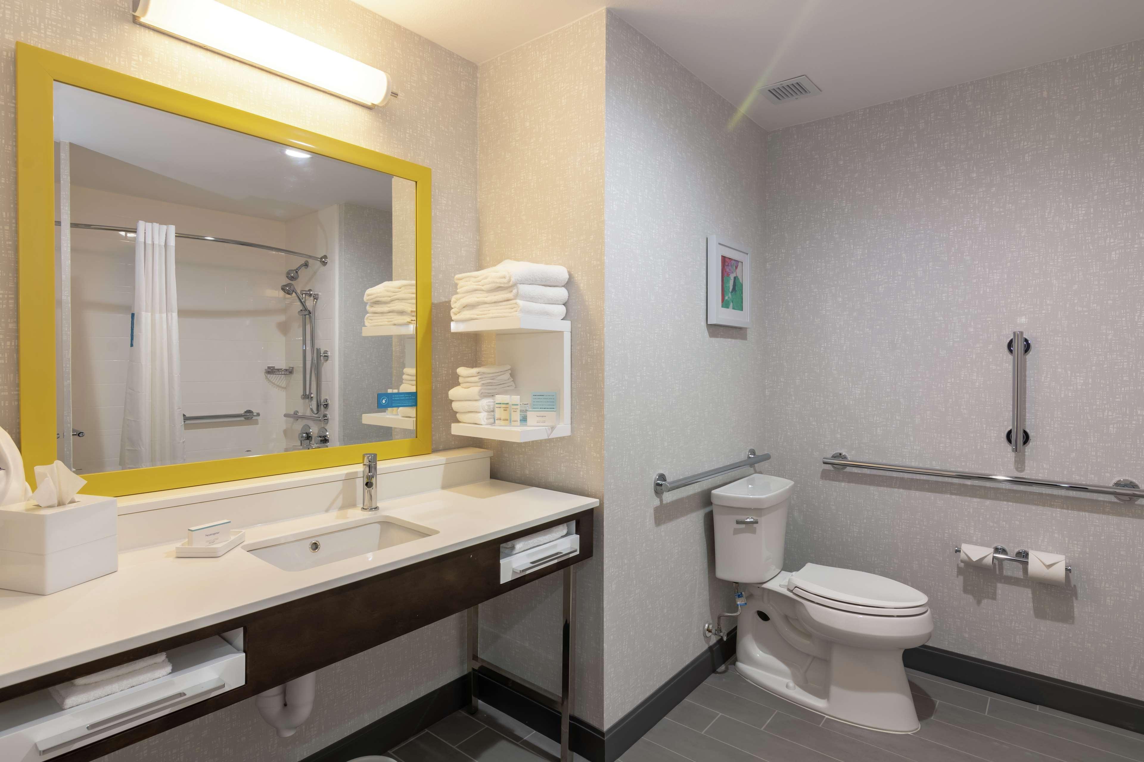 Hampton Inn & Suites Dallas East Екстер'єр фото
