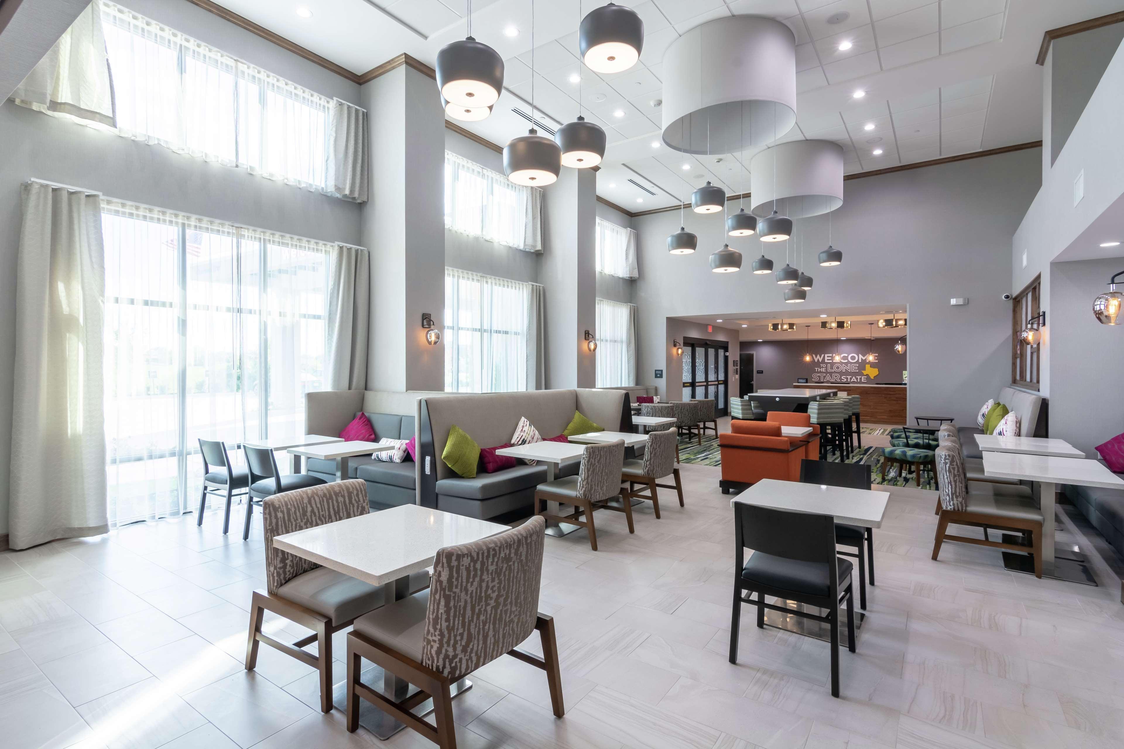 Hampton Inn & Suites Dallas East Екстер'єр фото