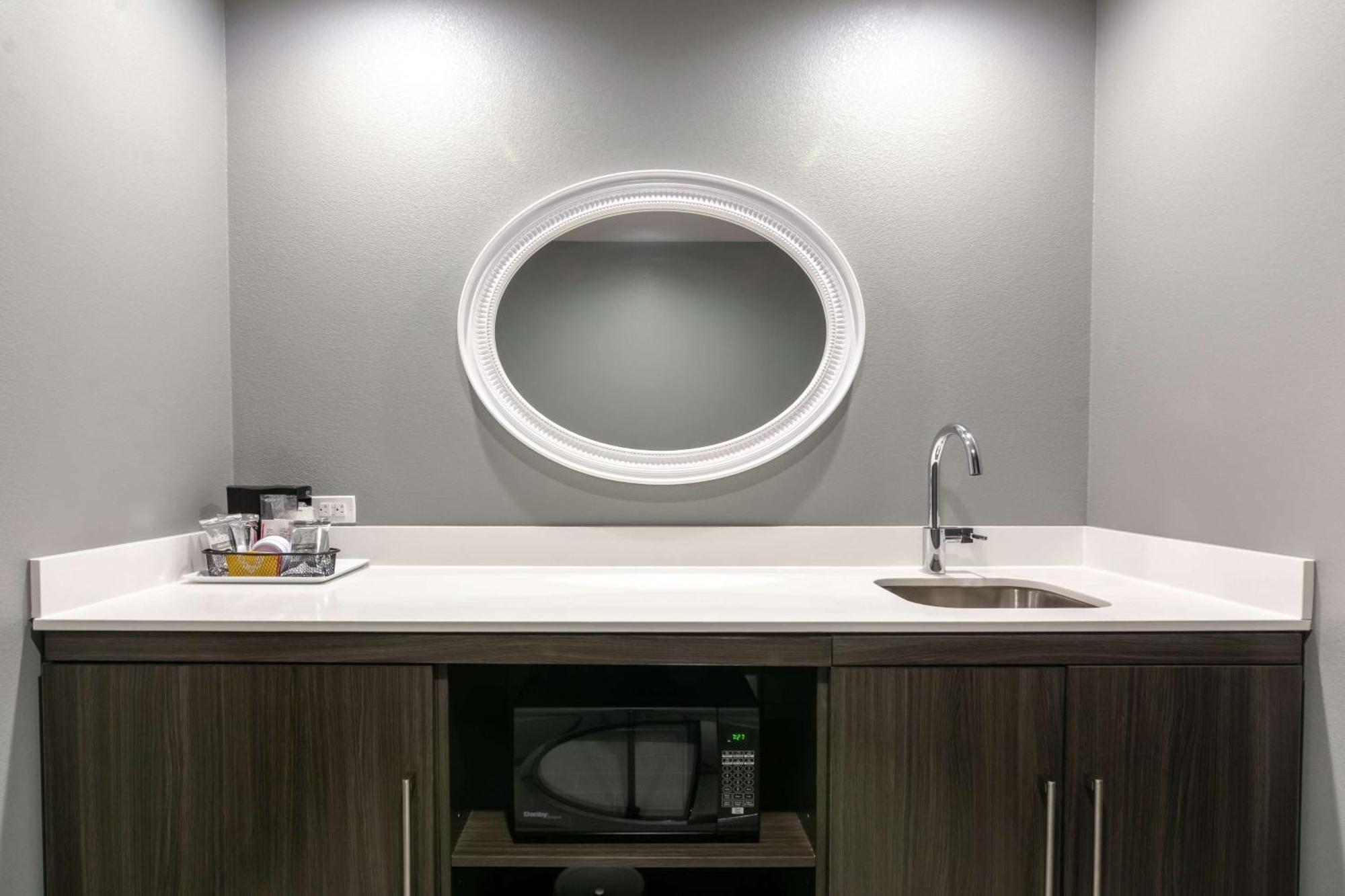 Hampton Inn & Suites Dallas East Екстер'єр фото
