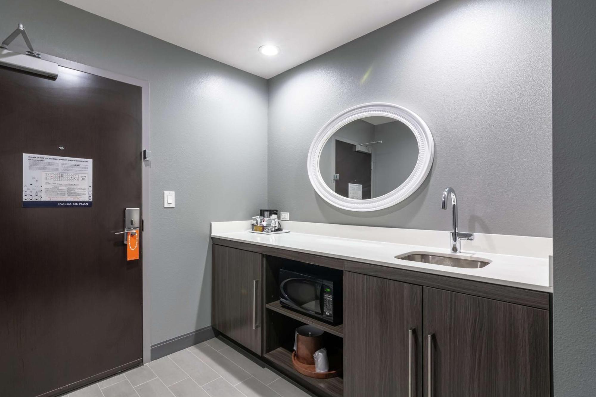Hampton Inn & Suites Dallas East Екстер'єр фото