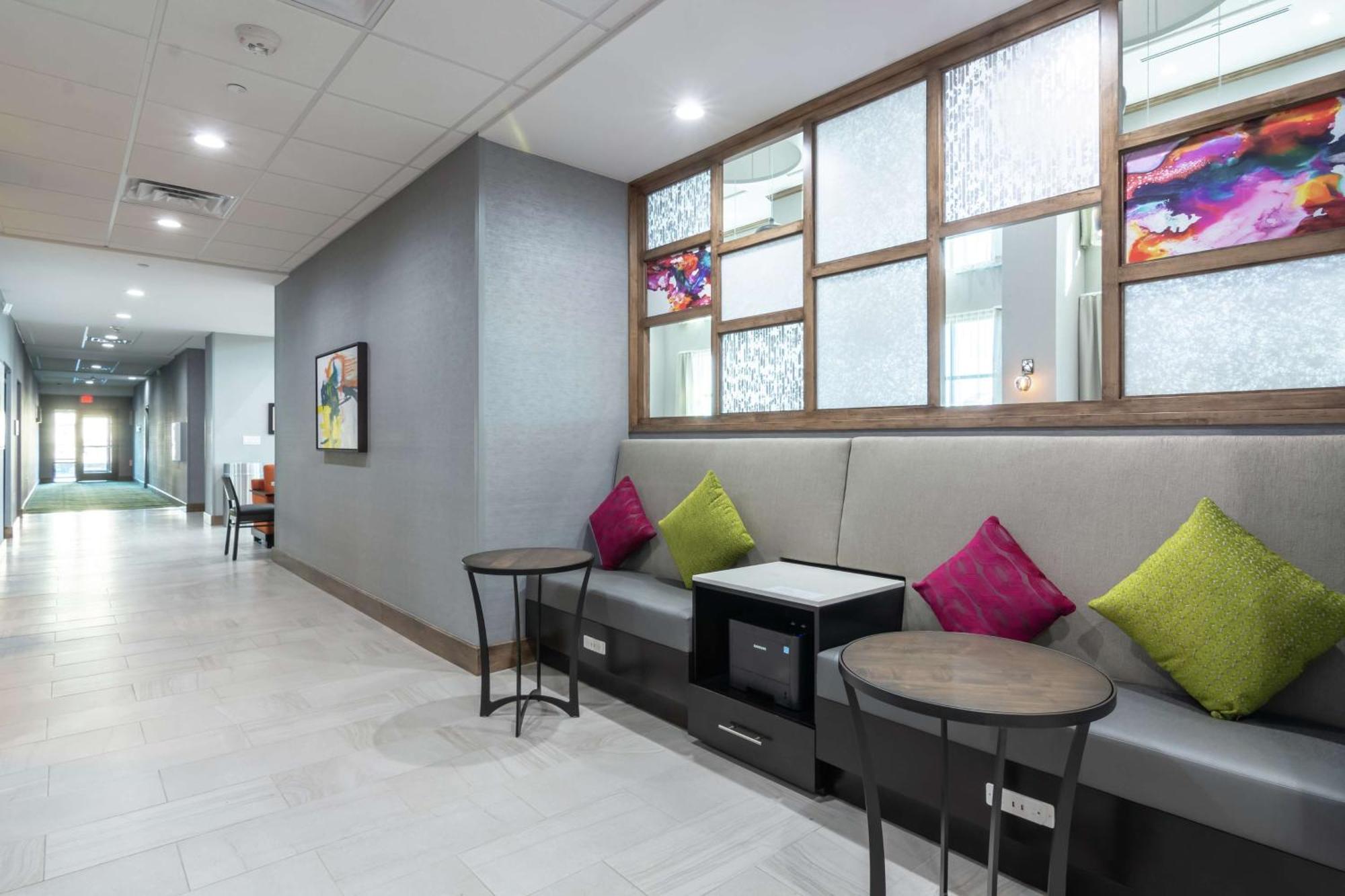 Hampton Inn & Suites Dallas East Екстер'єр фото