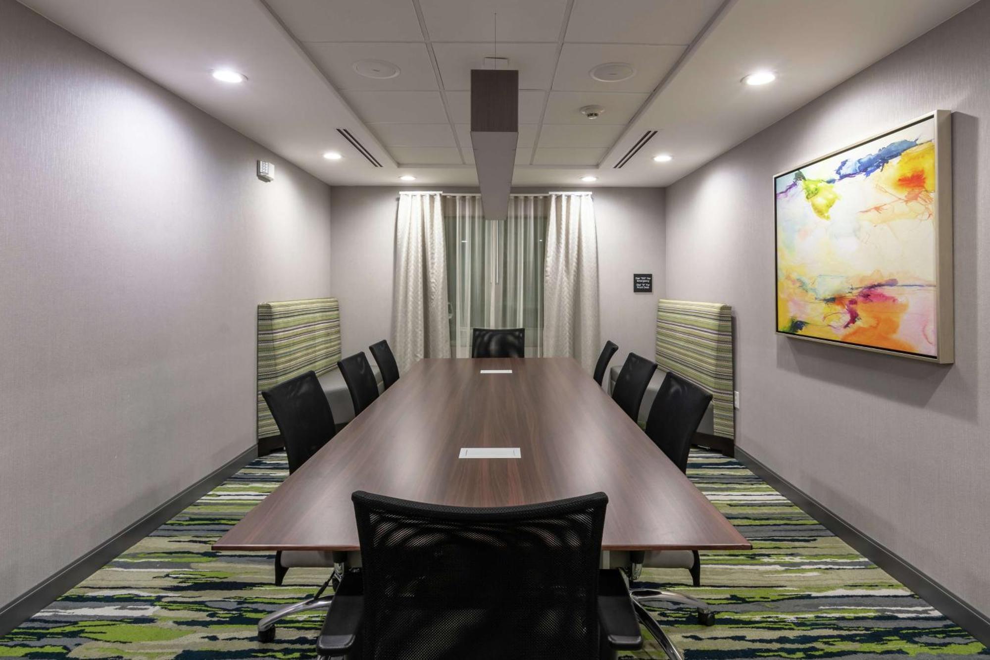 Hampton Inn & Suites Dallas East Екстер'єр фото