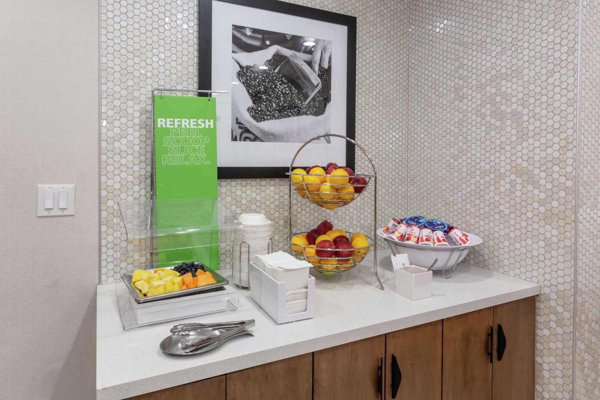 Hampton Inn & Suites Dallas East Екстер'єр фото